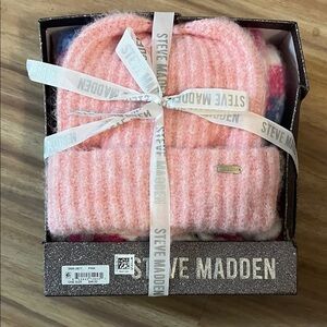 Steve Madden hat and scarf set
